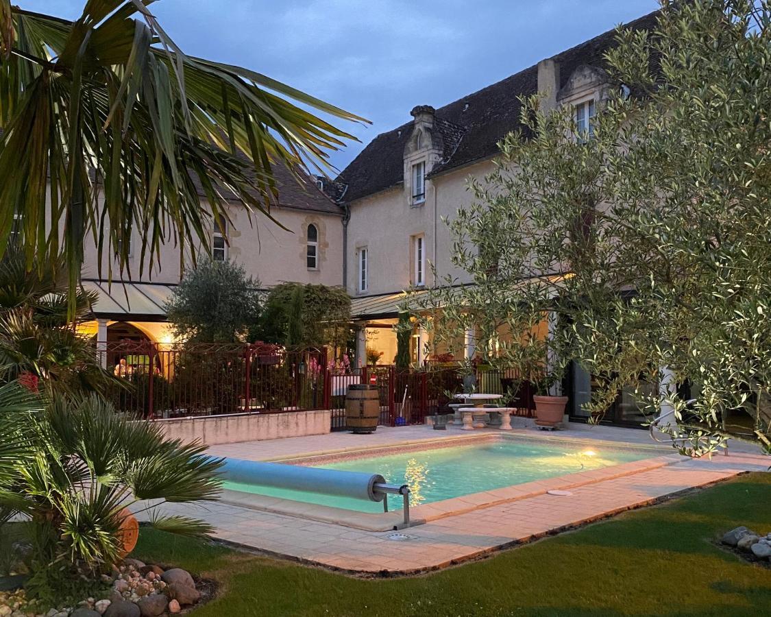 Logis Hostellerie Des Ducs Duras Esterno foto