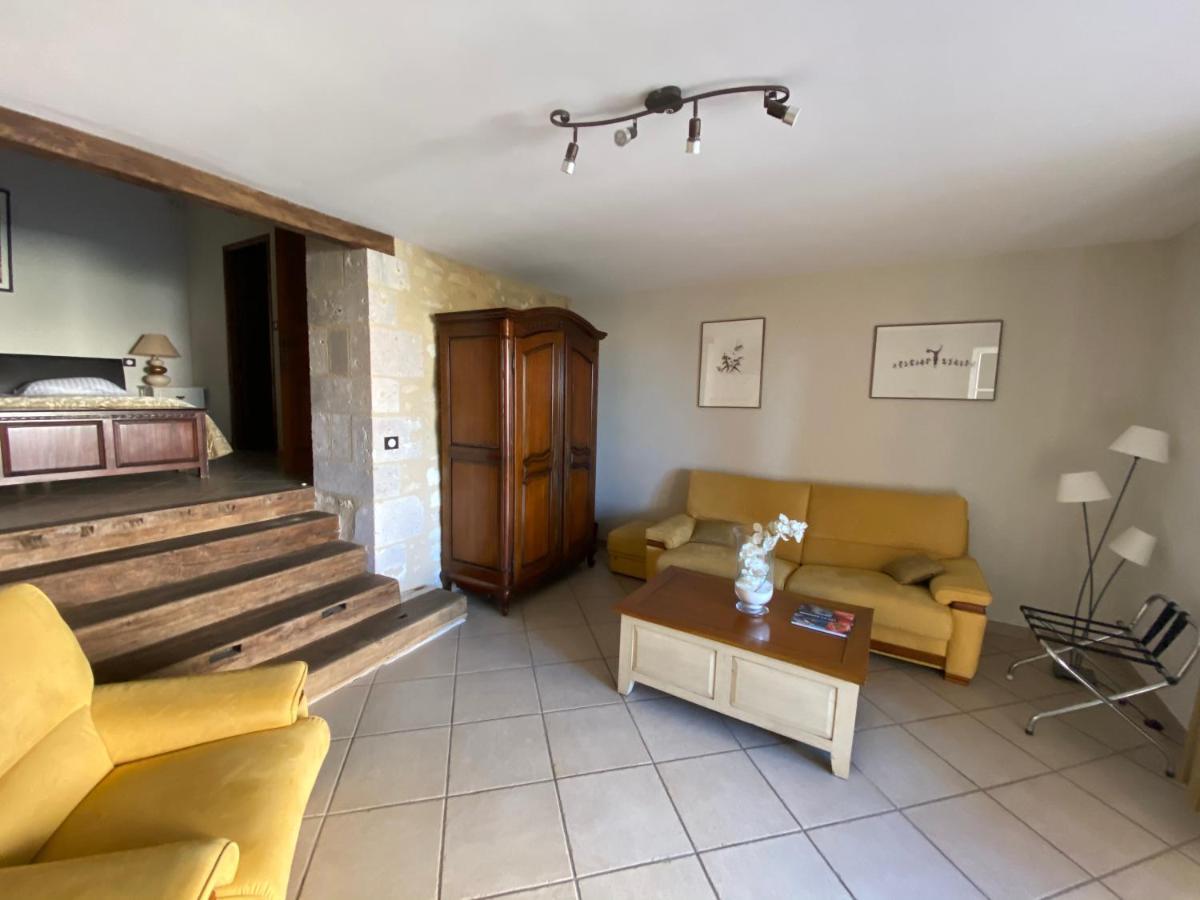 Logis Hostellerie Des Ducs Duras Esterno foto