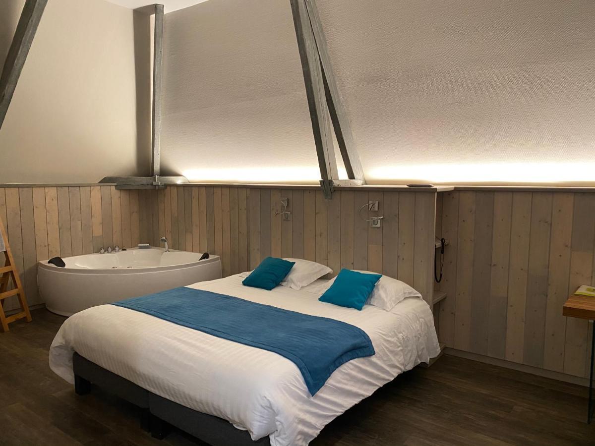 Logis Hostellerie Des Ducs Duras Esterno foto