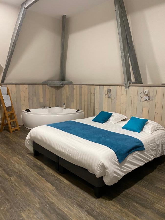 Logis Hostellerie Des Ducs Duras Esterno foto