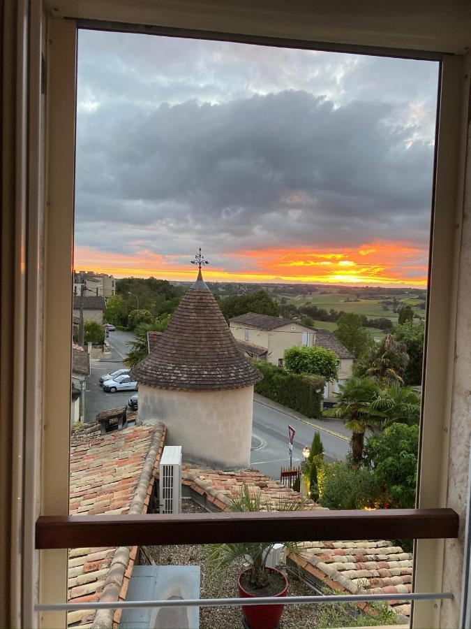 Logis Hostellerie Des Ducs Duras Esterno foto