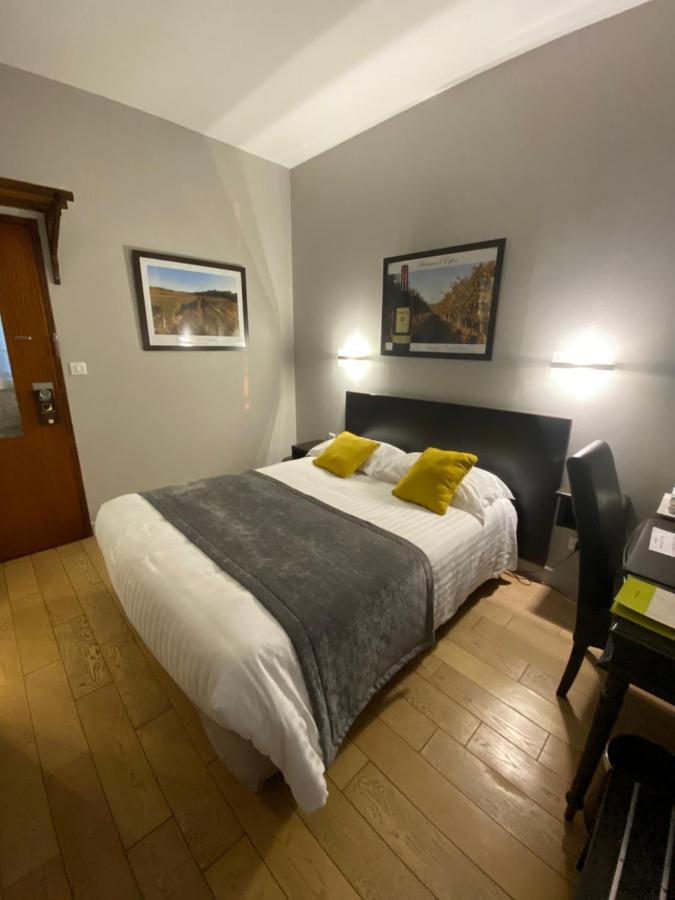 Logis Hostellerie Des Ducs Duras Esterno foto