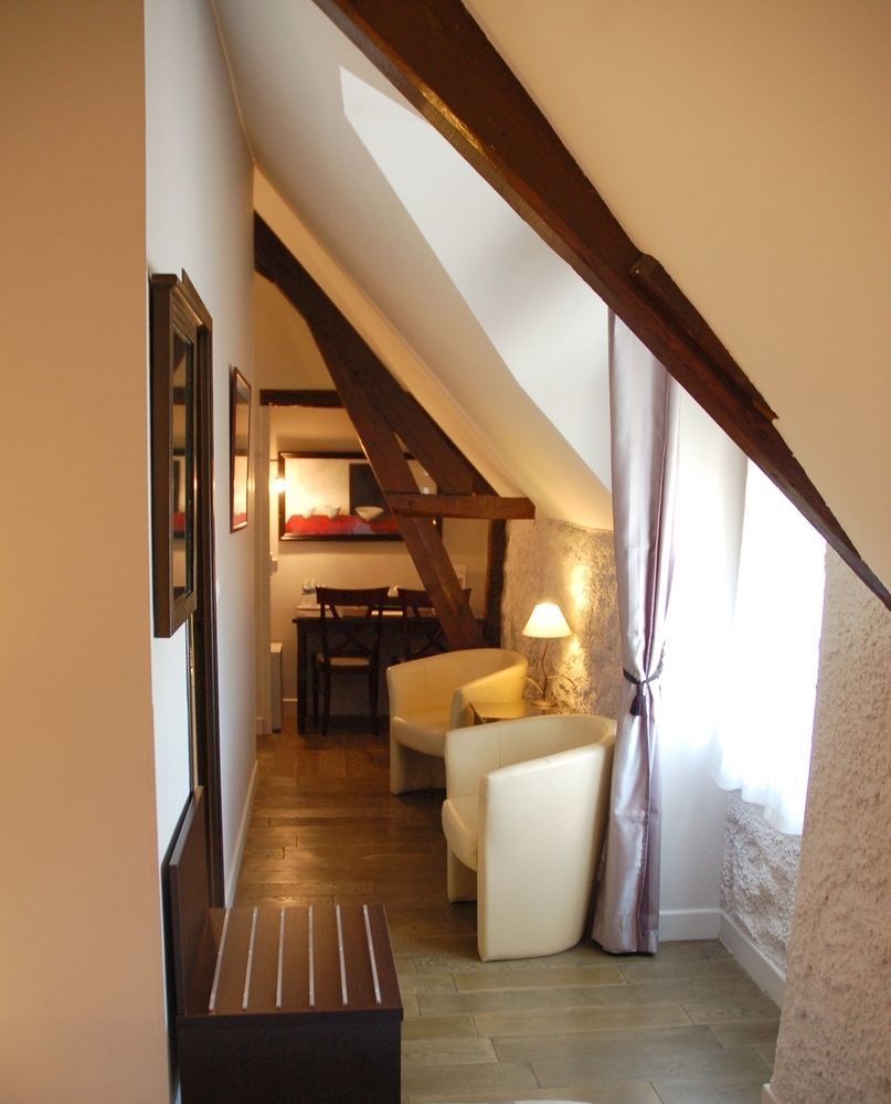 Logis Hostellerie Des Ducs Duras Esterno foto