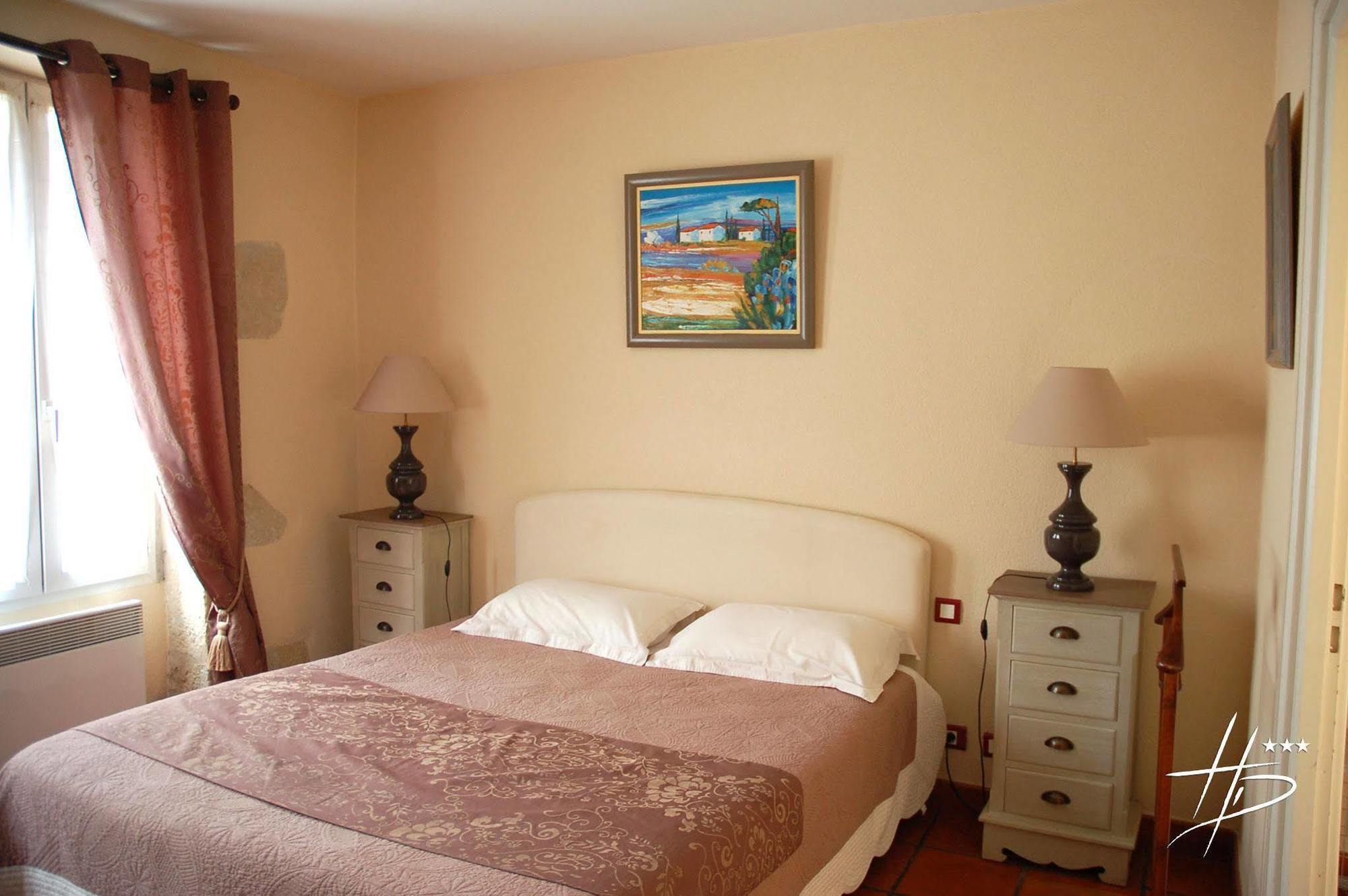 Logis Hostellerie Des Ducs Duras Esterno foto
